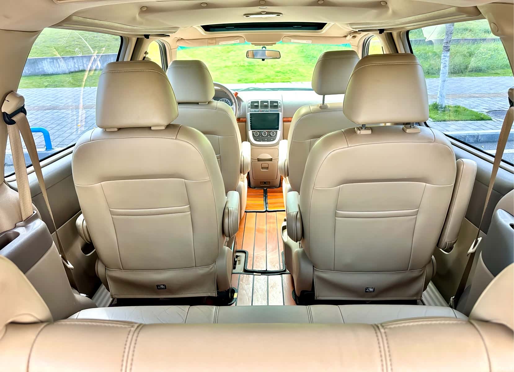 Buick GL8, 2011 19