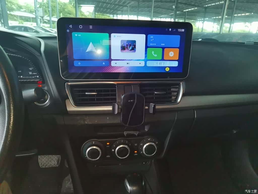 Mazda Mazda3, 2015 13