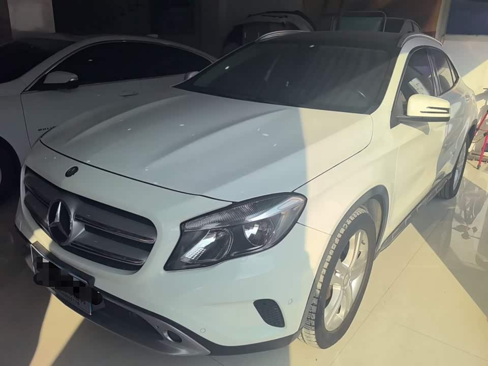 Mercedes-Benz GLA