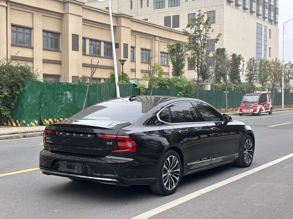 Volvo S90