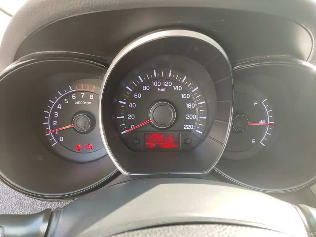 Kia K2, 2015 8