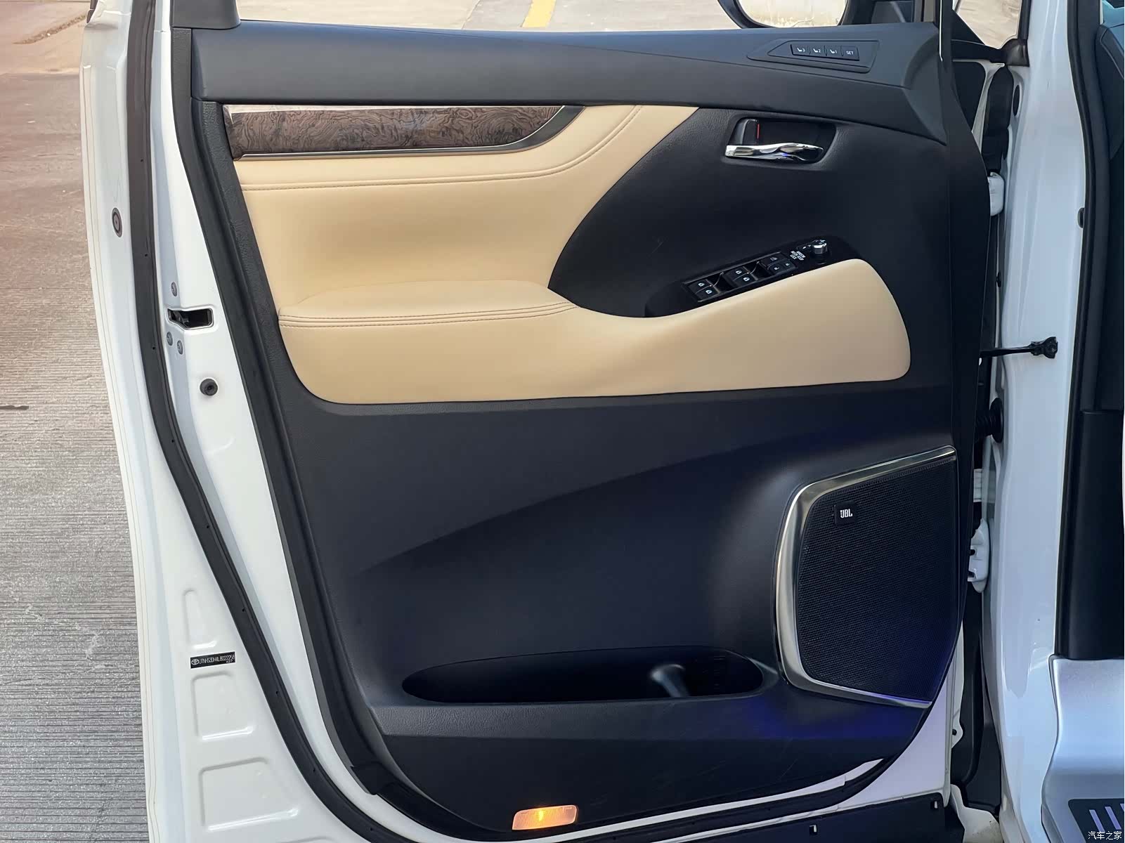 Toyota Alphard, 2020 15