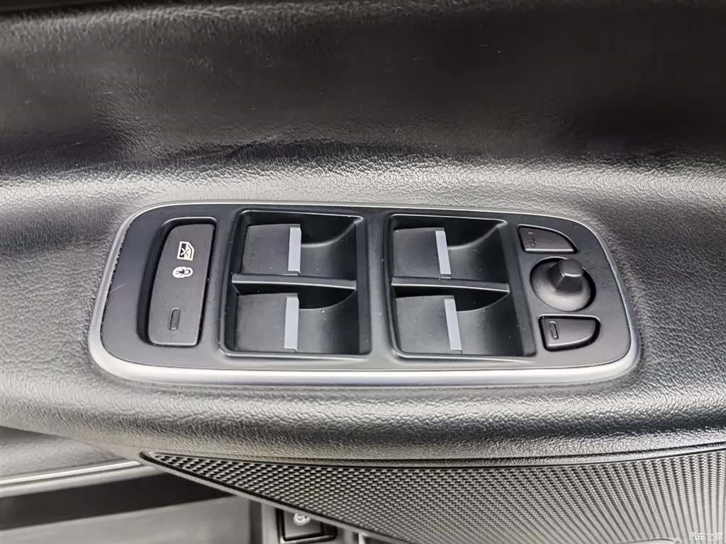 Land Rover XEL, 2018 9