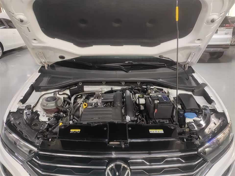 Volkswagen T-ROC exploring Songs