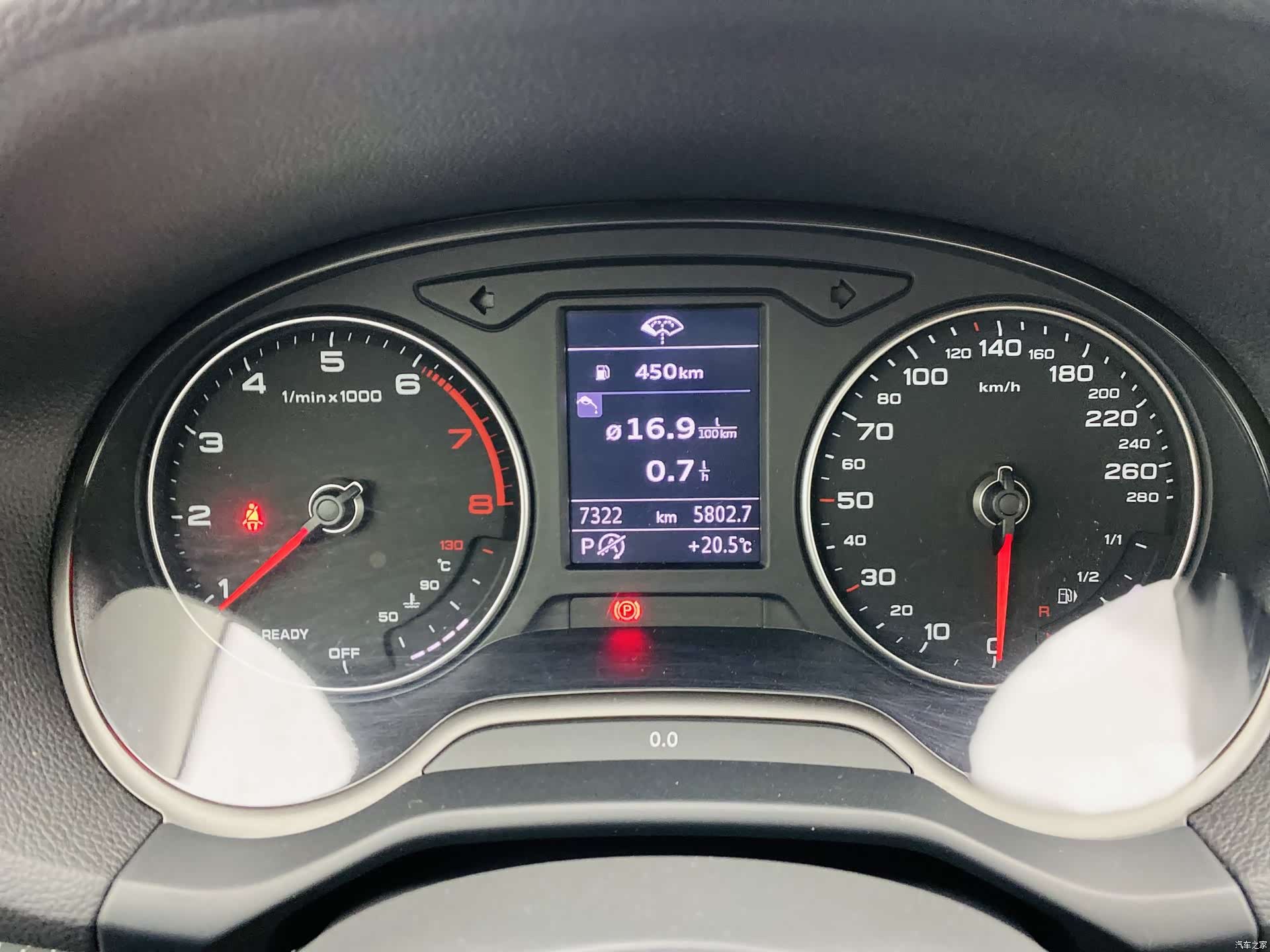 Audi Q2L, 2021 9