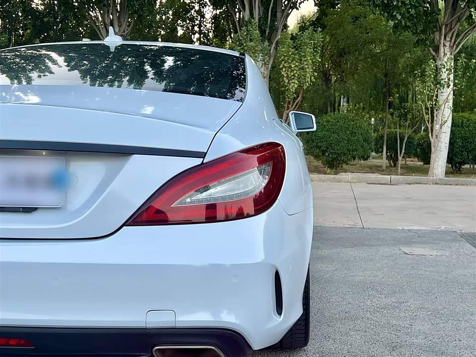 Mercedes-Benz CLS Mercedes-Benz CLS