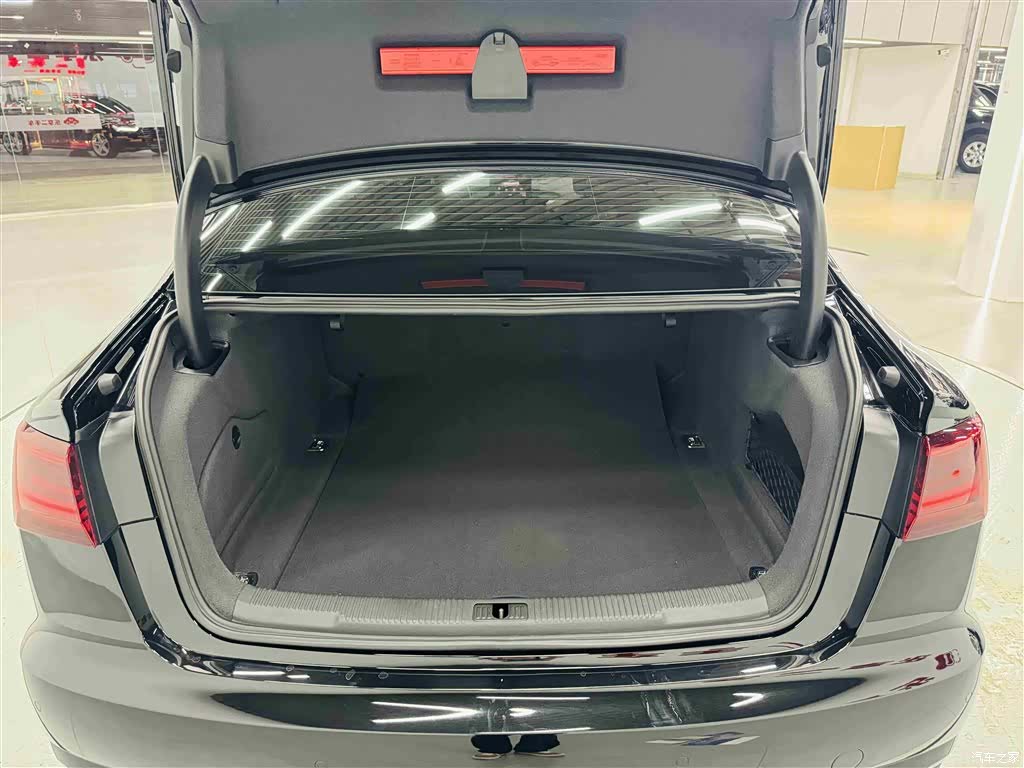 Audi A6L, 2018 22