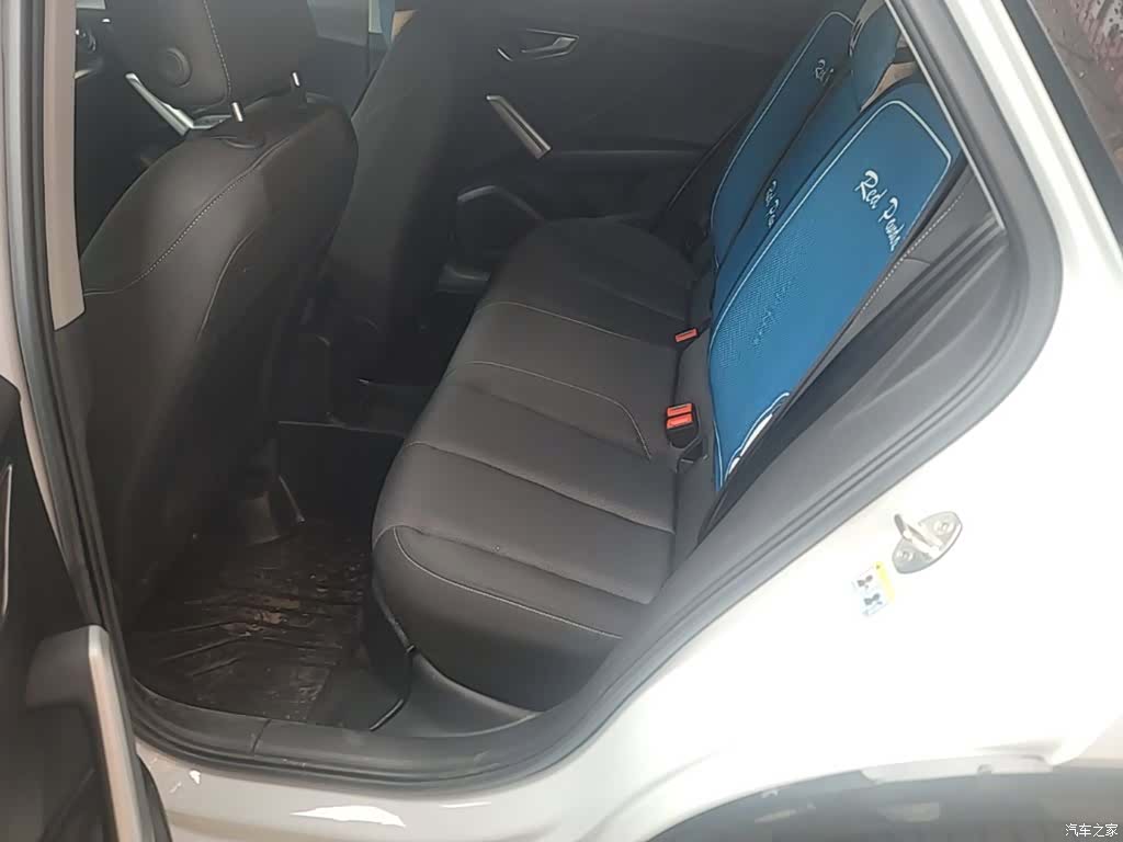 Audi Q2L, 2020 17