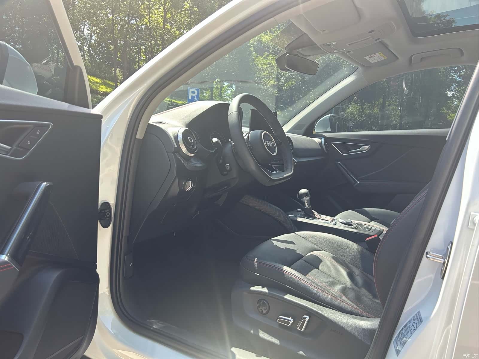 Audi Q2L, 2022 8