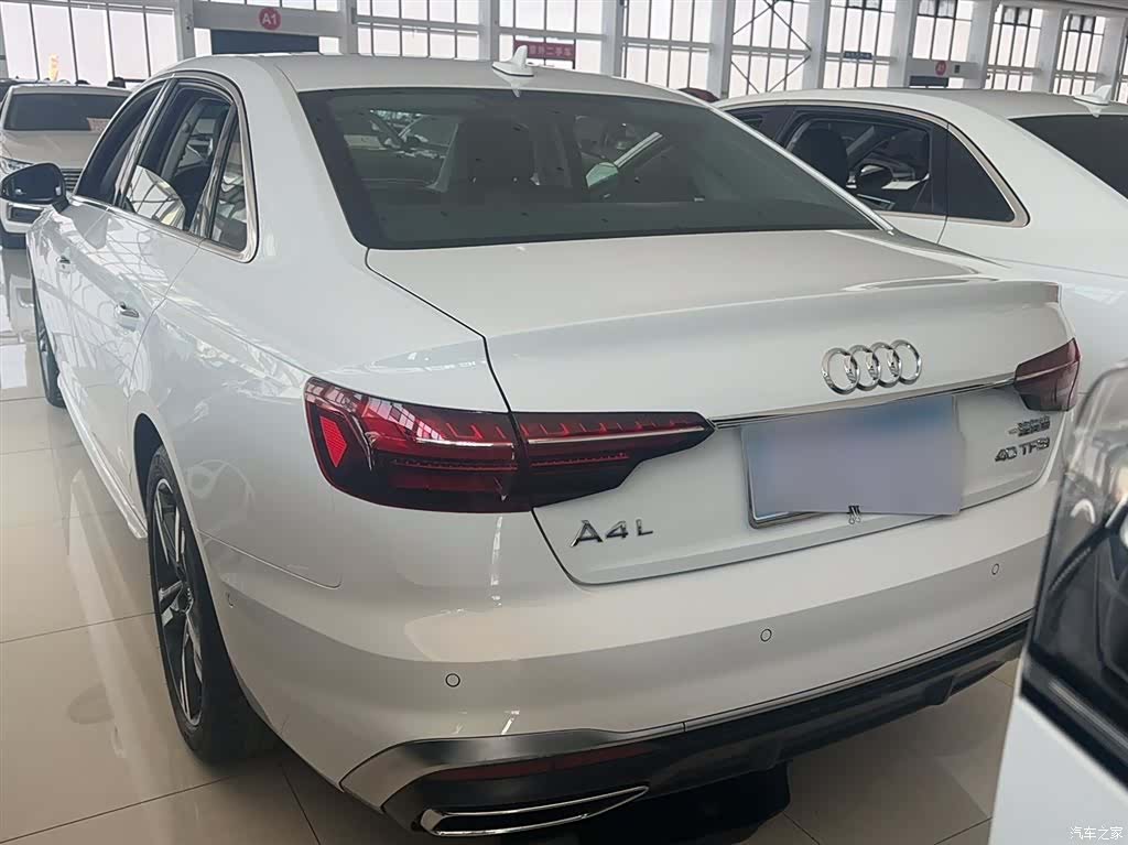 Audi A4L, 2022 9