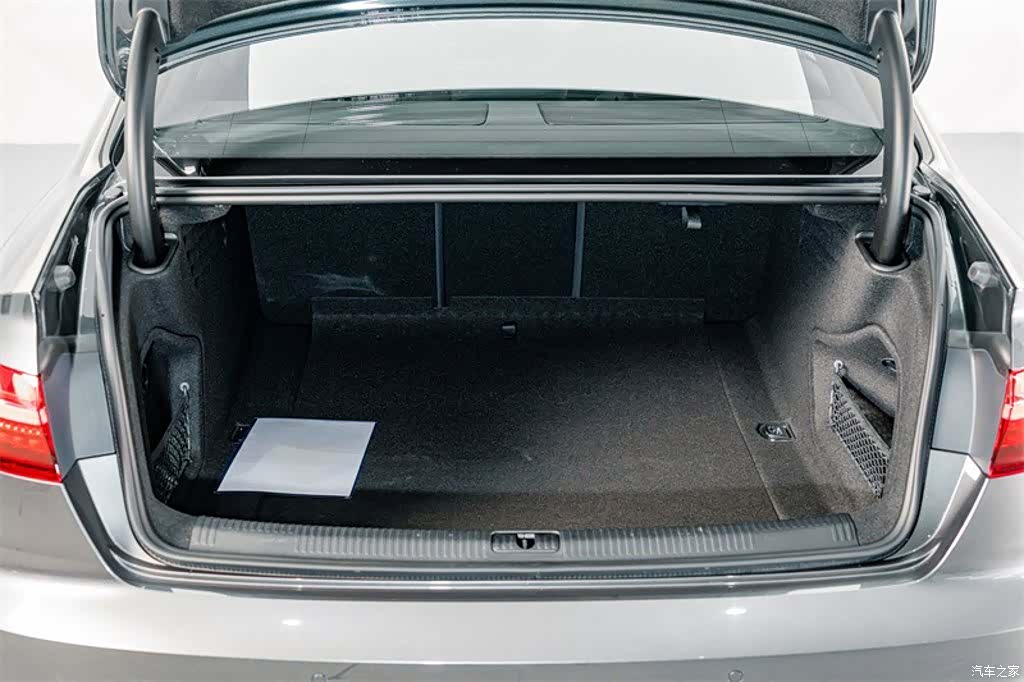 Audi A4L, 2024 22