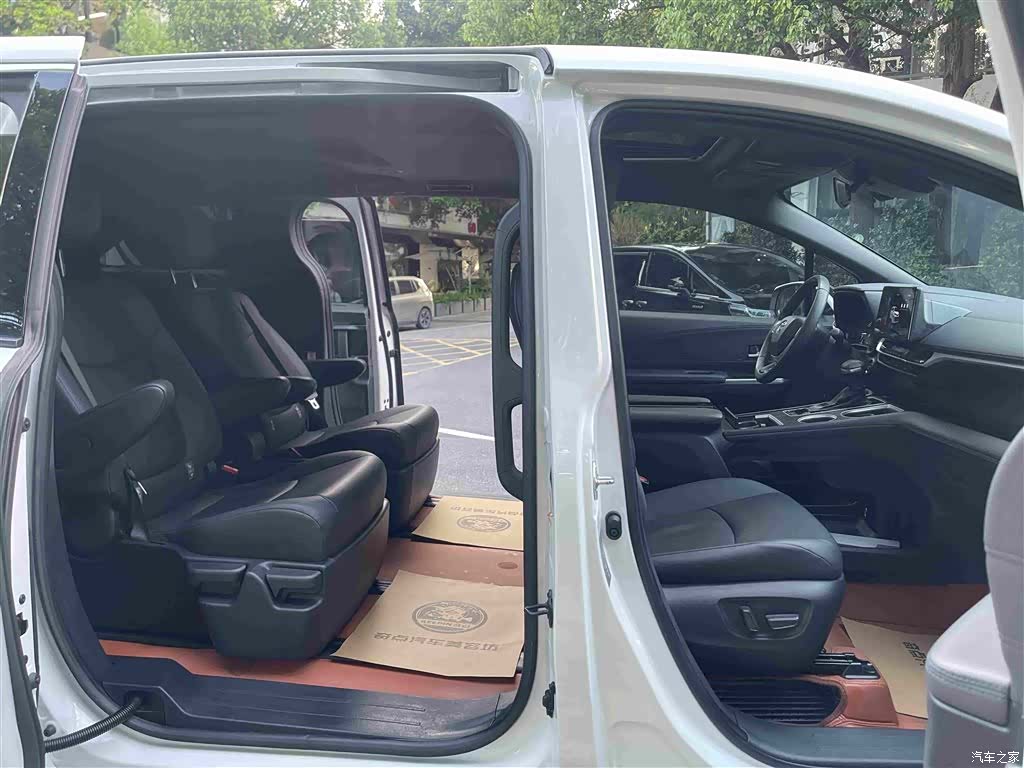 Toyota Sienna, 2024 18
