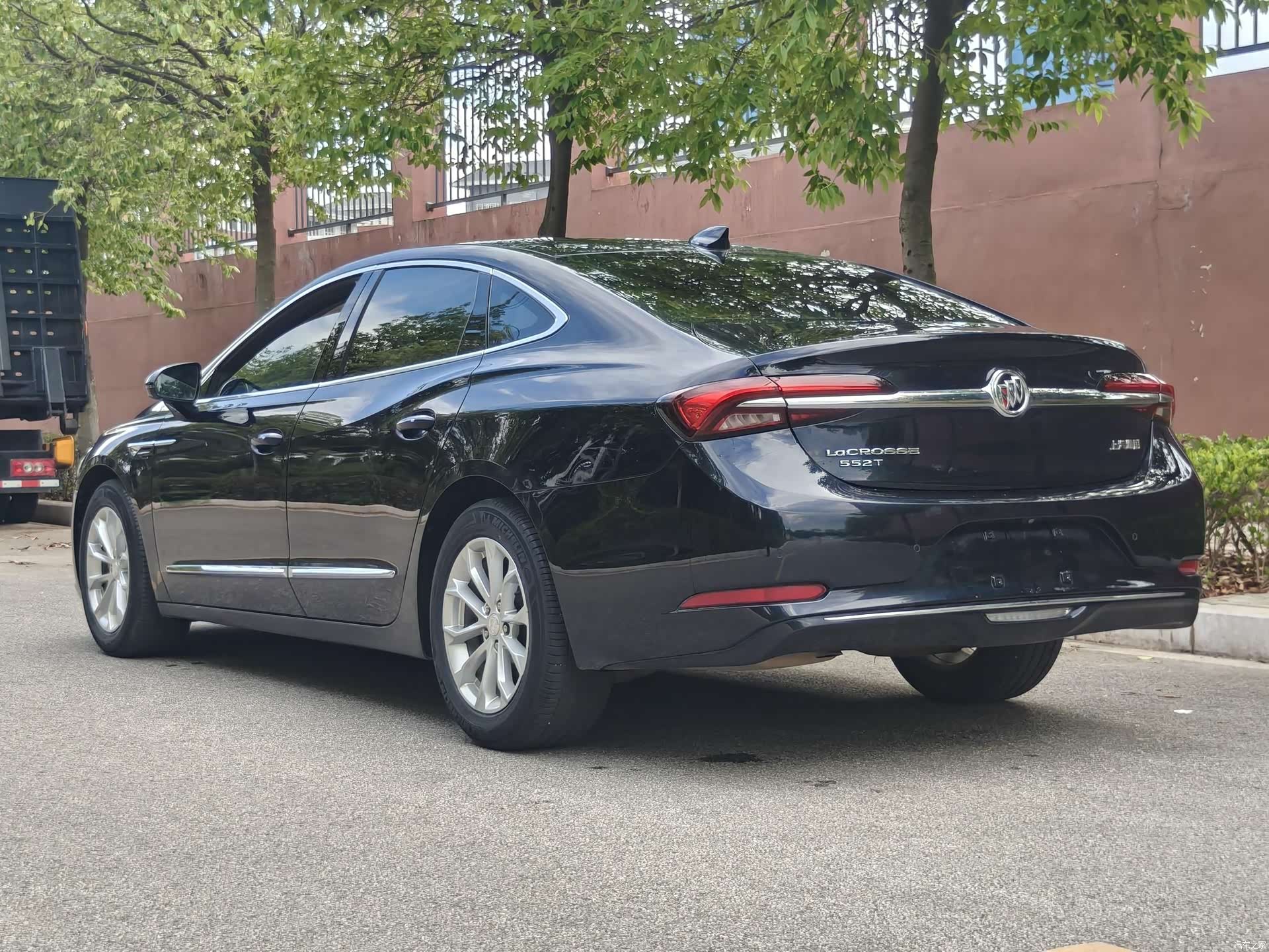 Buick LaCrosse, 2021 все фото