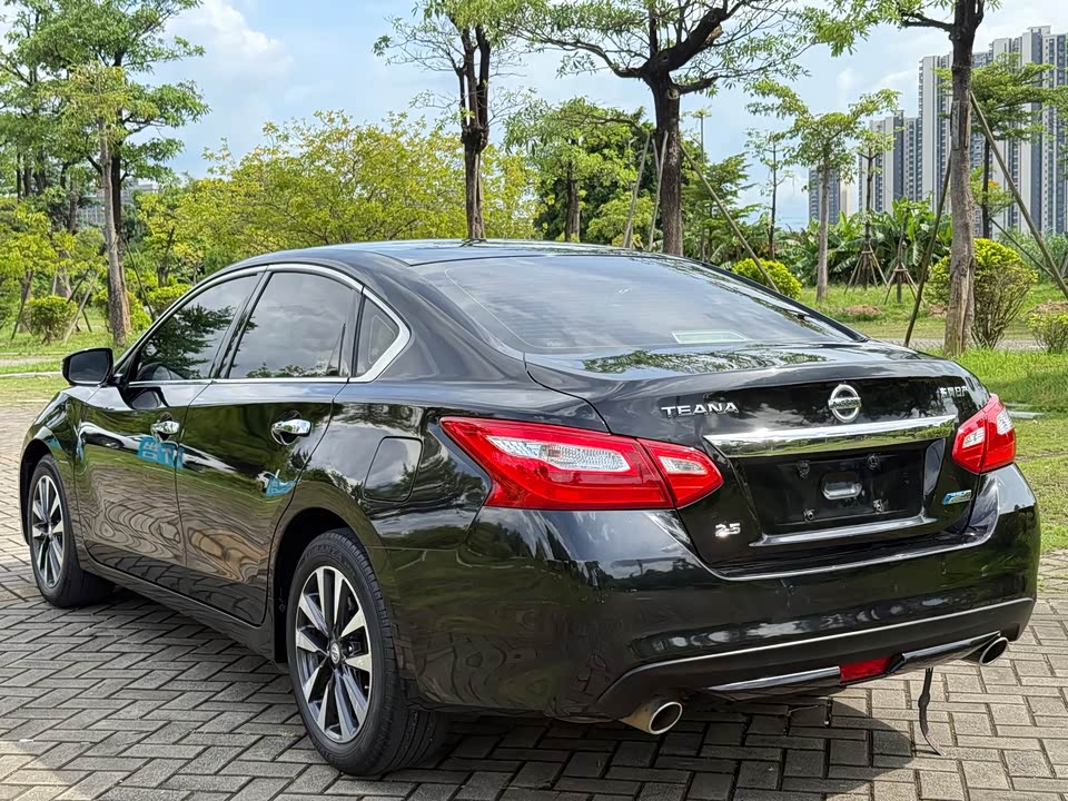 Nissan Teana Nissan Teana