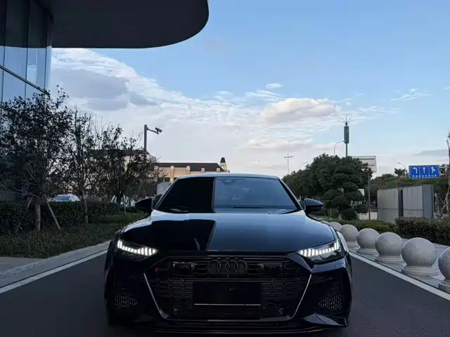 Audi RS 7 2022 — купить из Китая под заказ