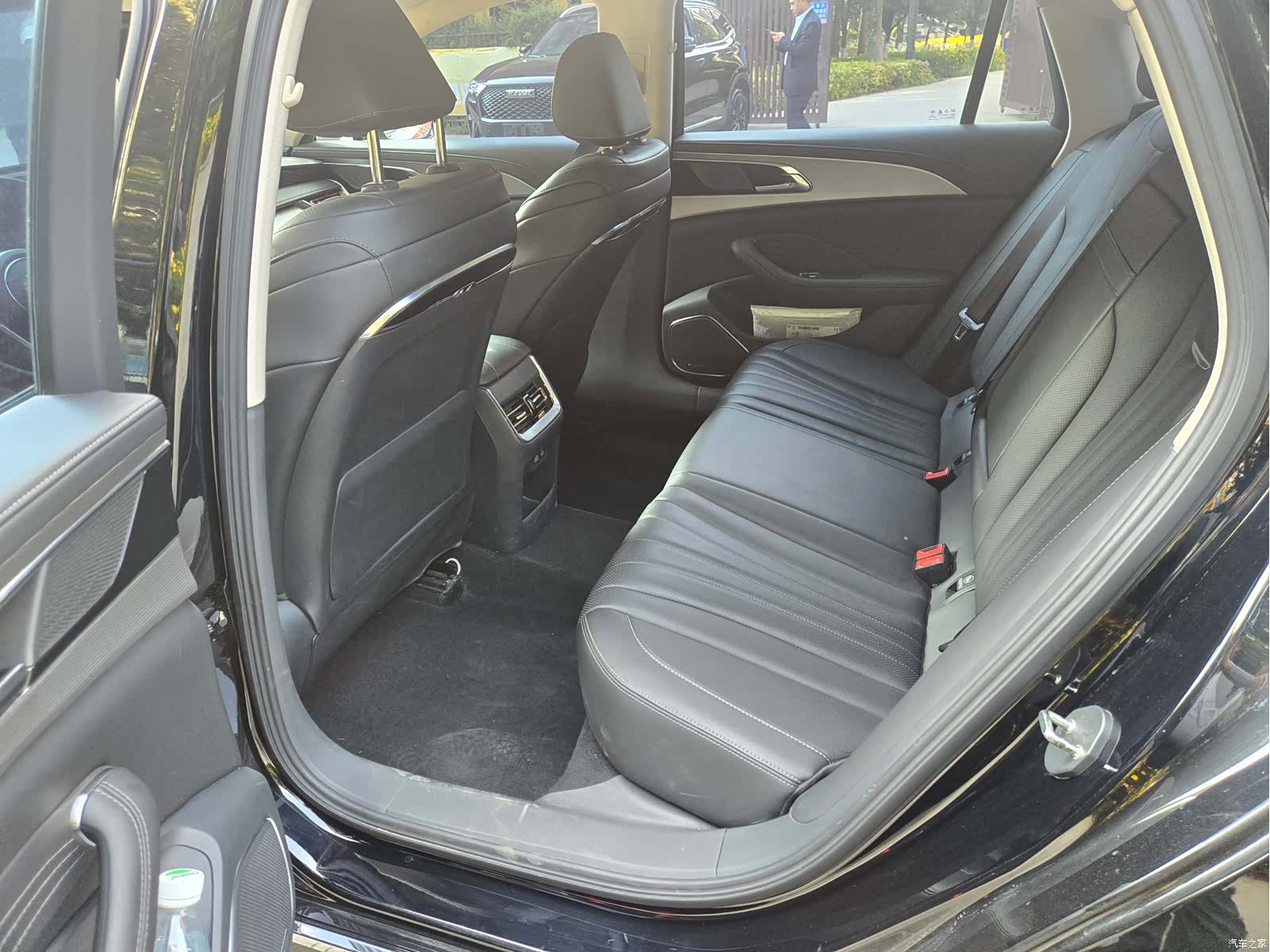 Hongqi H5, 2023 6