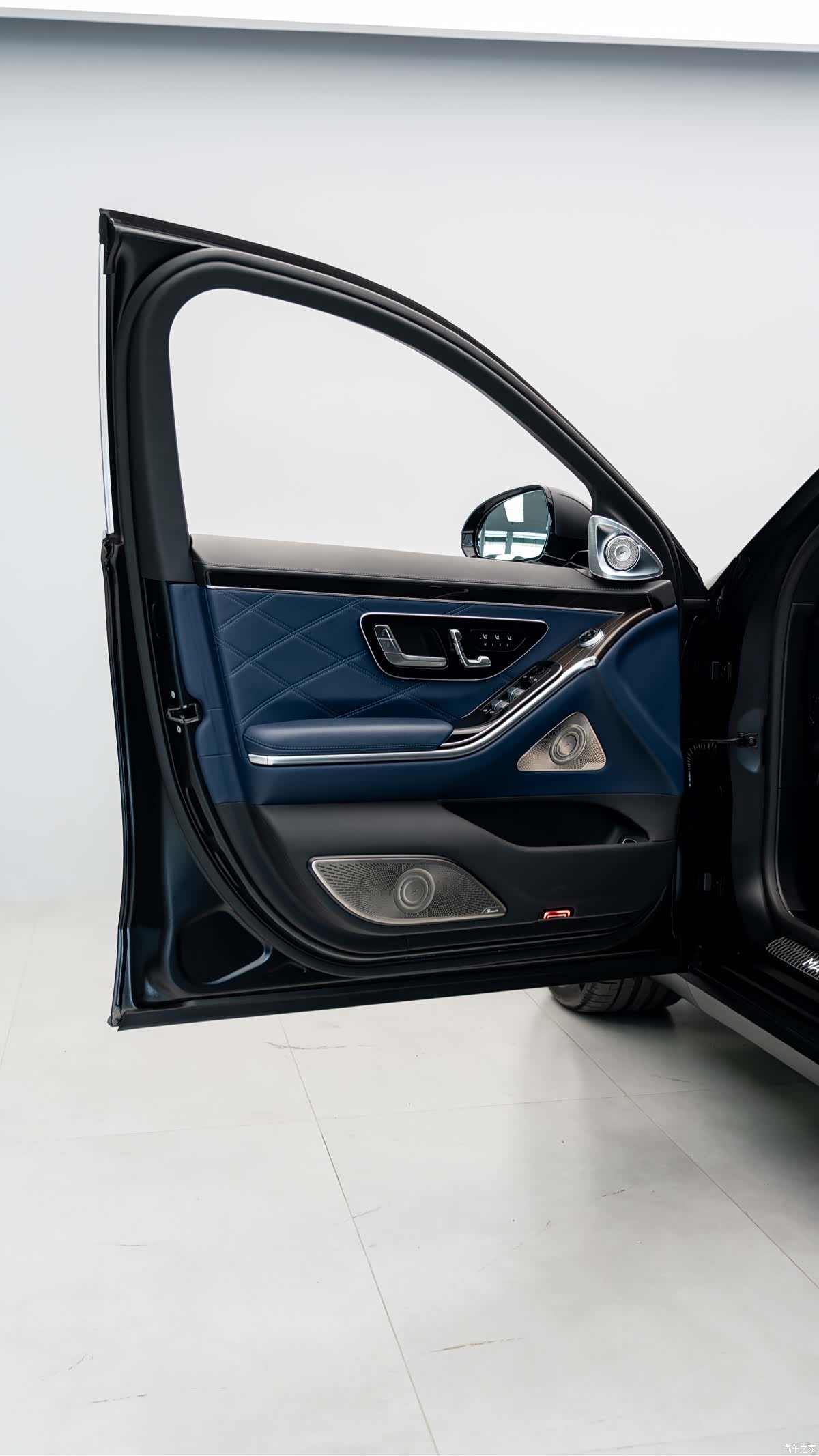 Maybach S-Class, 2023 4