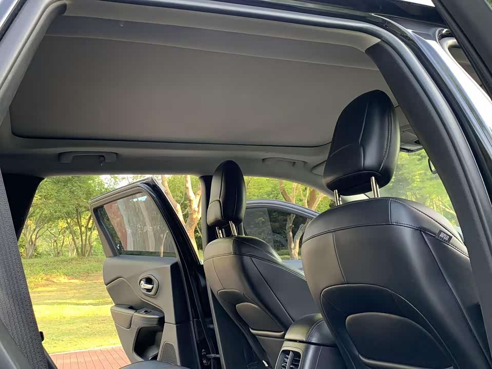 Jeep Free light