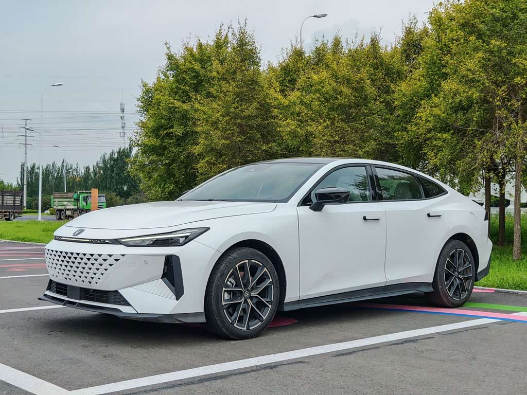 Changan UNI-V iDD