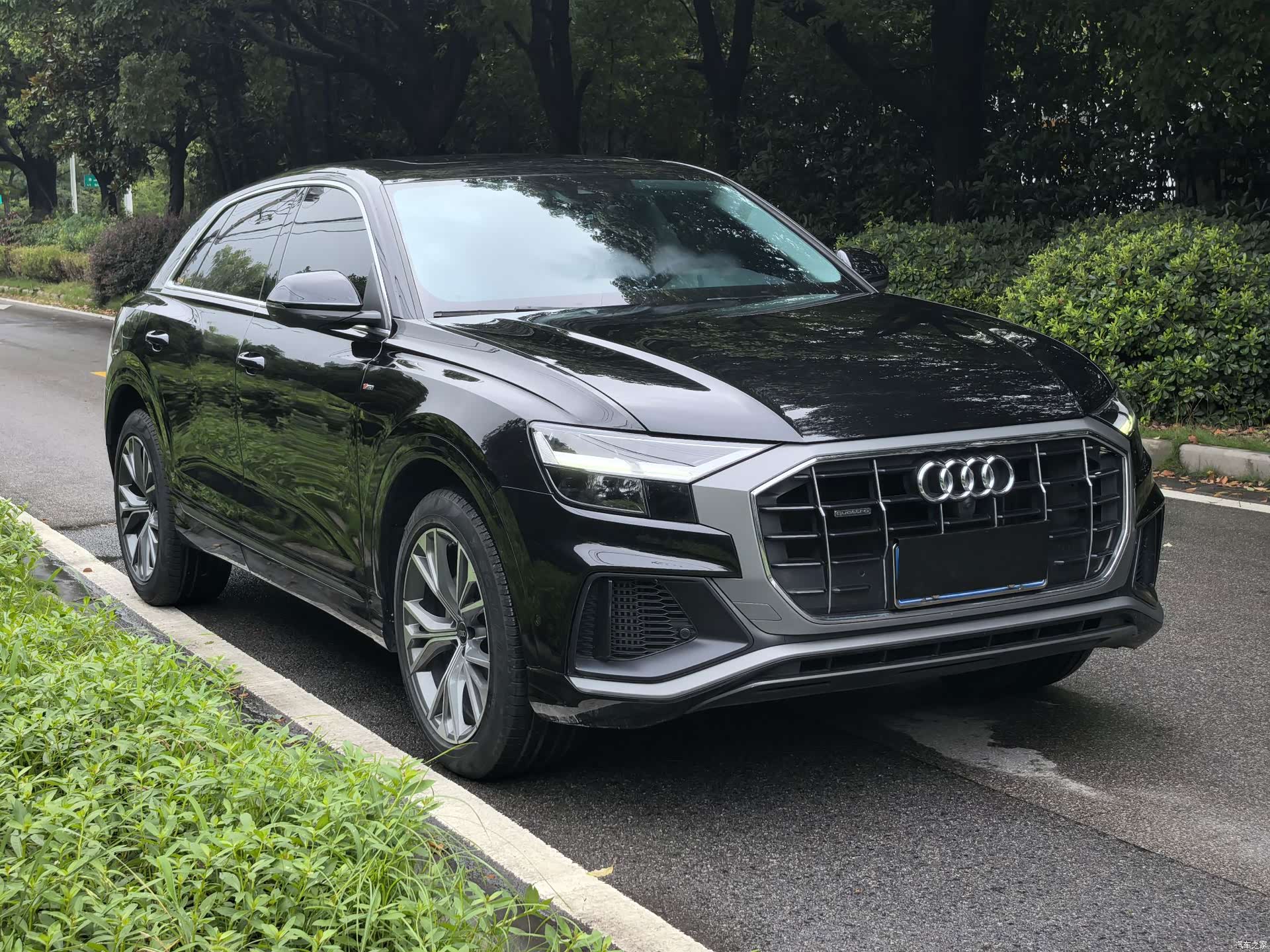 Audi Q8, 2021 3