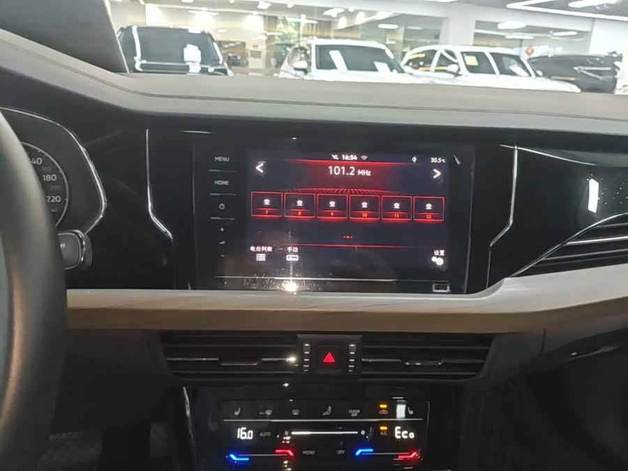Volkswagen Passat PHEV 2021, фото 12