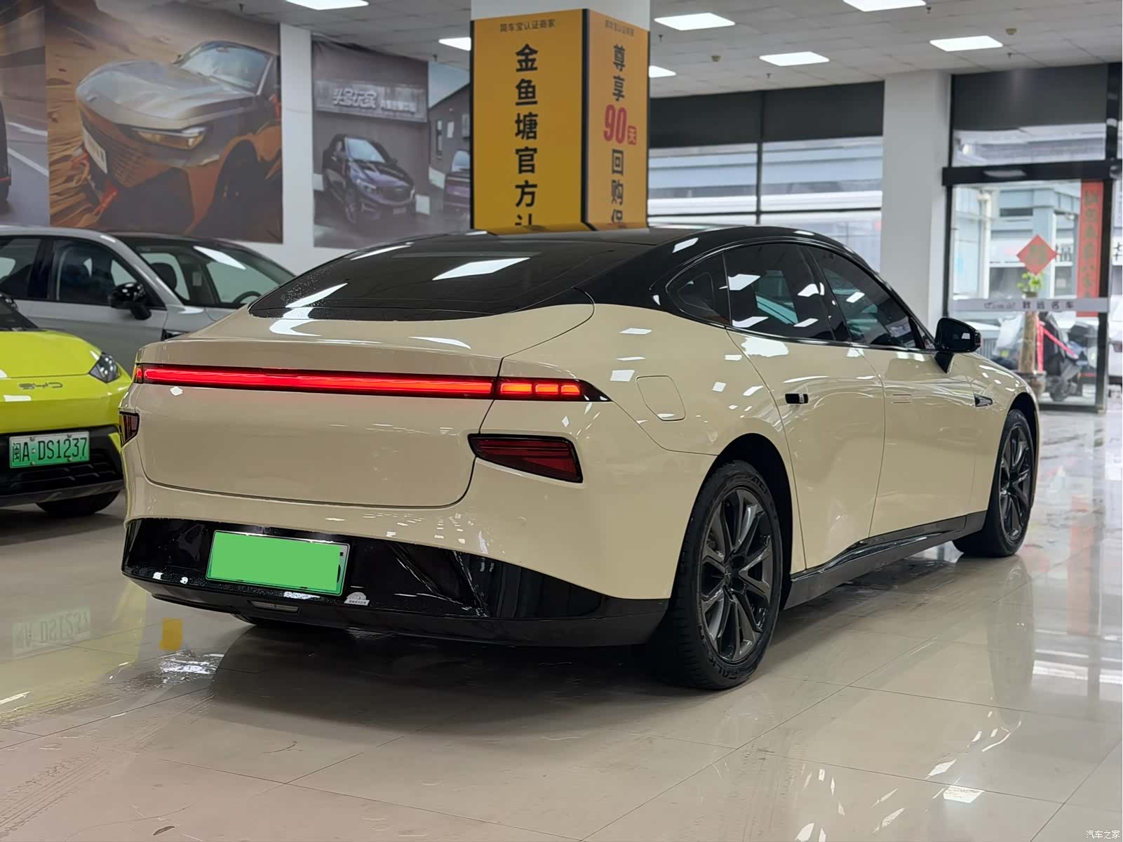 Xpeng P7, 2022 4