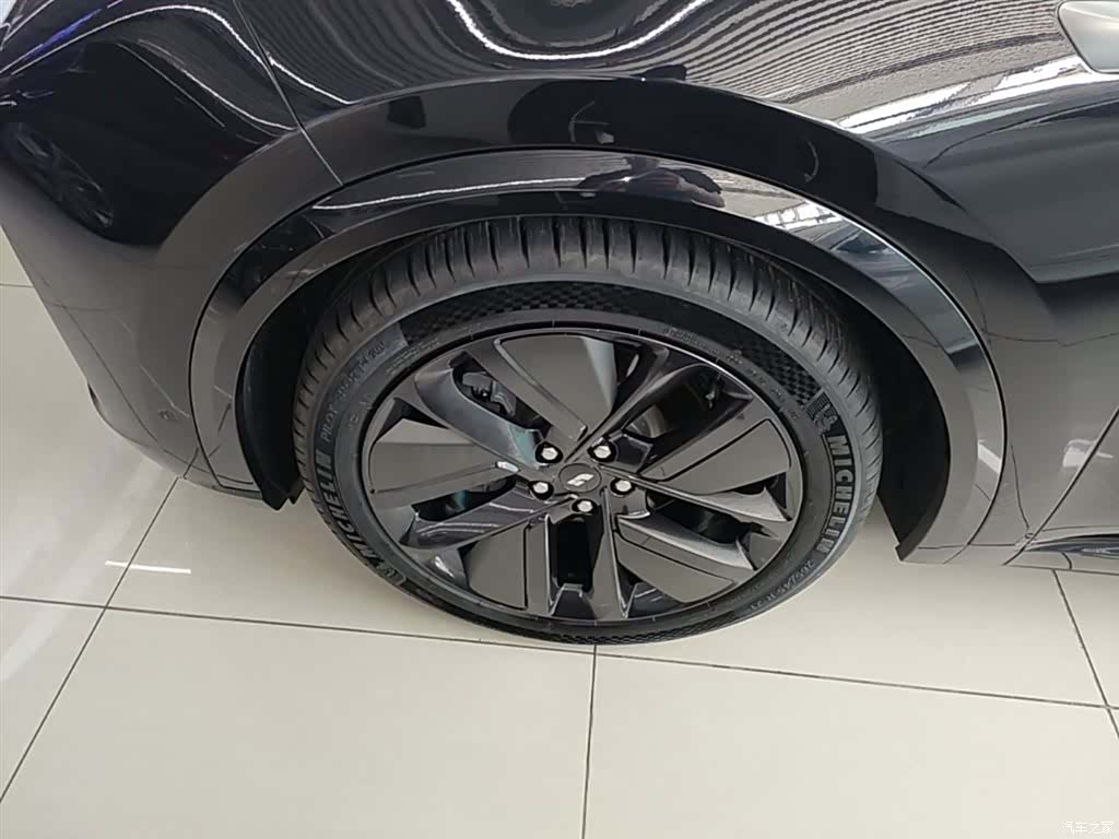 Li Auto L8, 2024 23