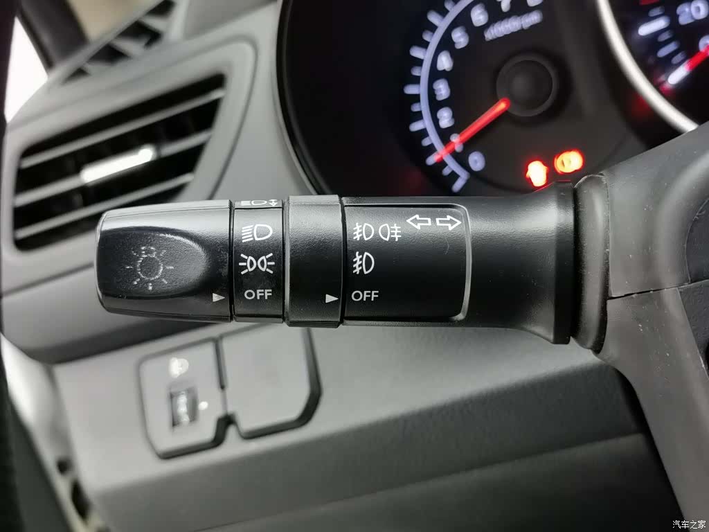 Kia K2, 2015 21