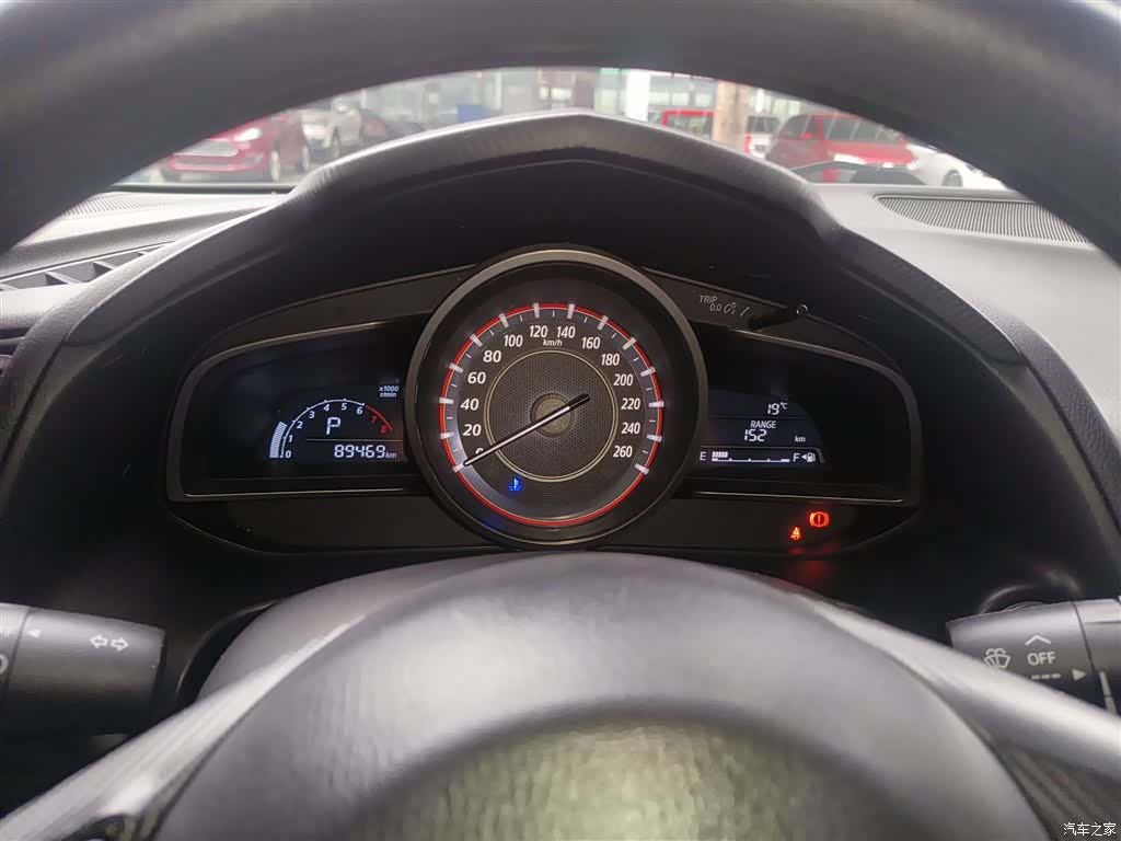 Mazda Mazda3, 2015 12