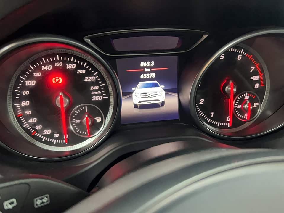 Mercedes-Benz GLA Mercedes-Benz GLA
