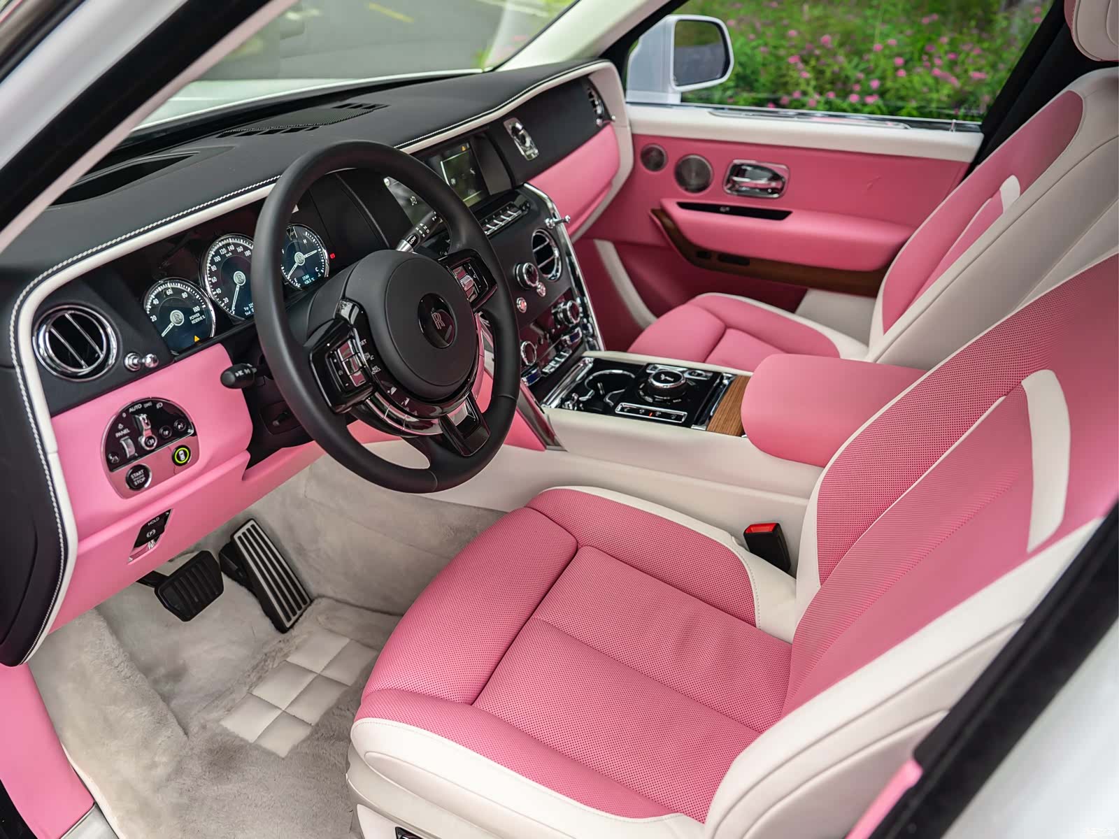 Rolls-Royce Cullinan, 2025 12