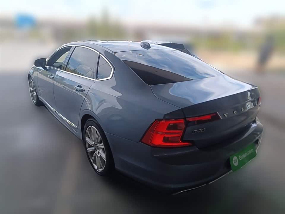 Volvo S90