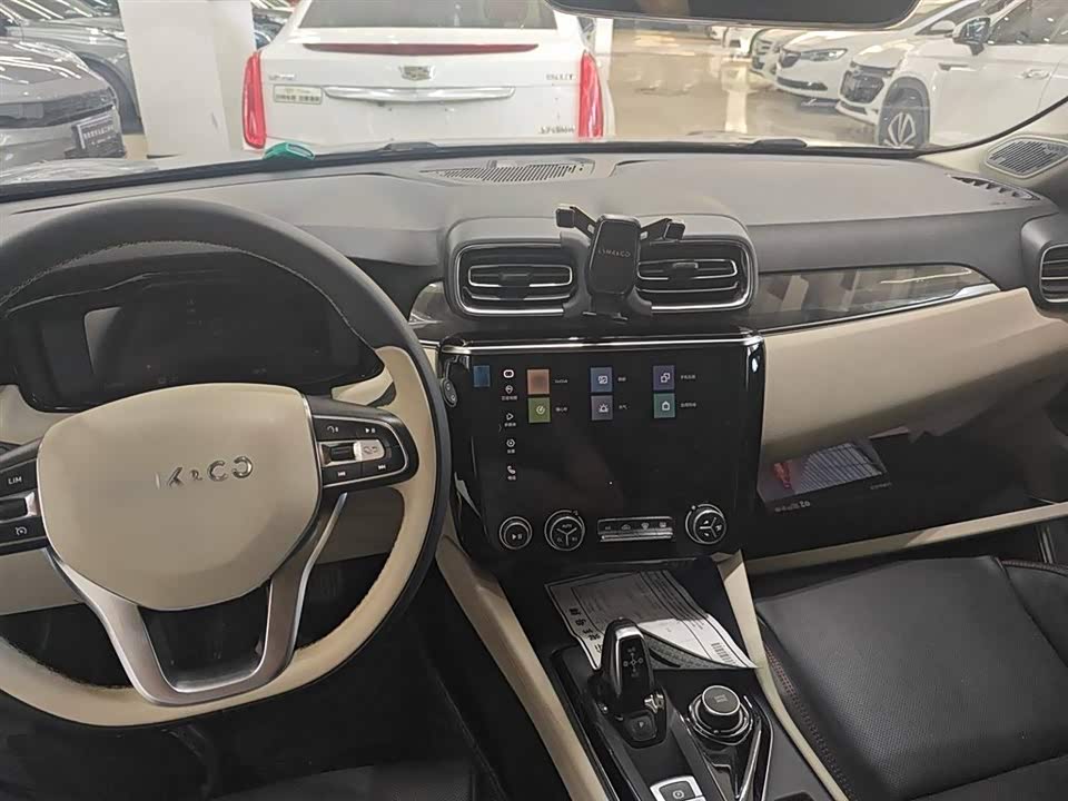 Lynk & Co 02