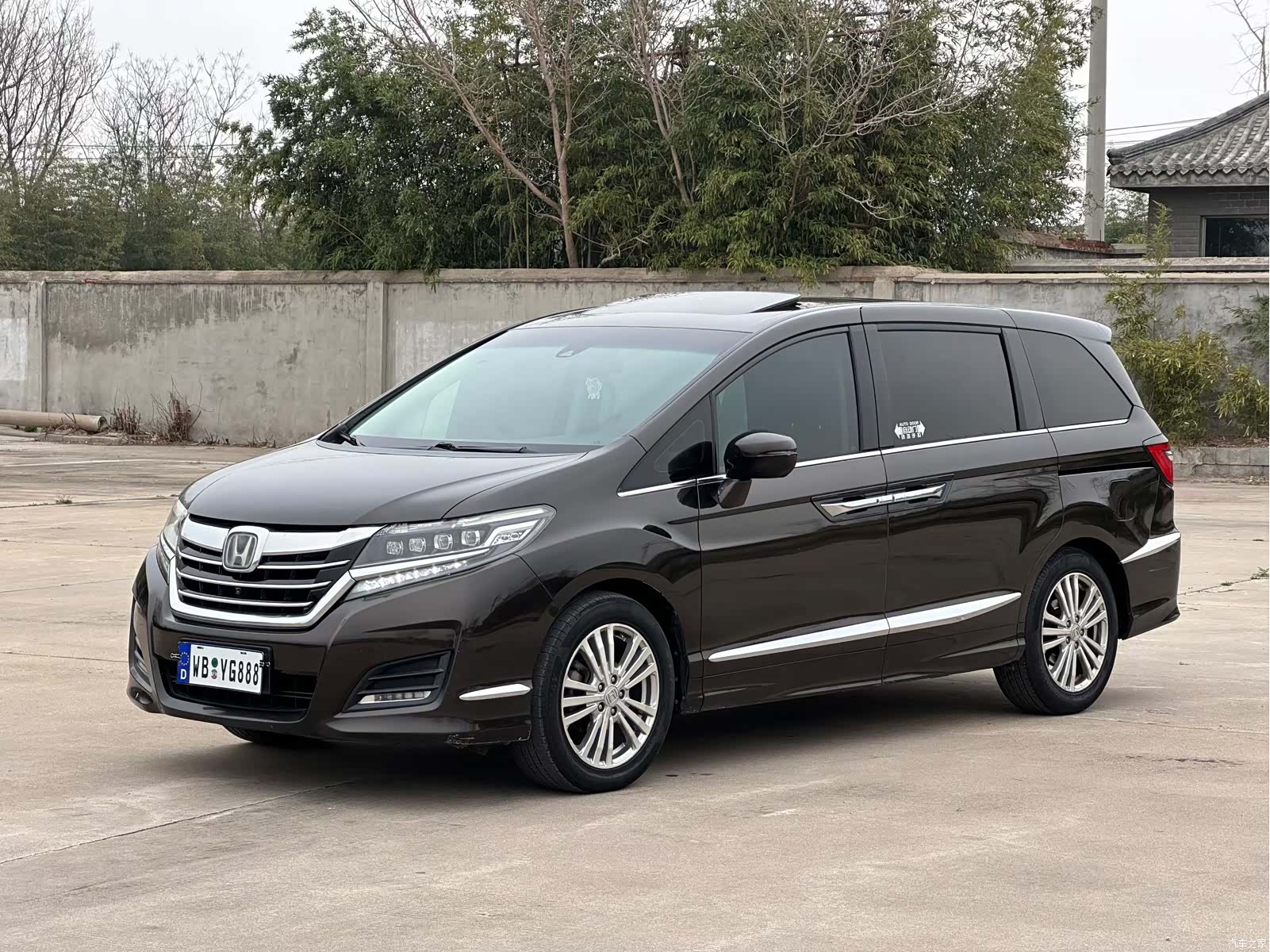 Honda Elysion, 2016 1