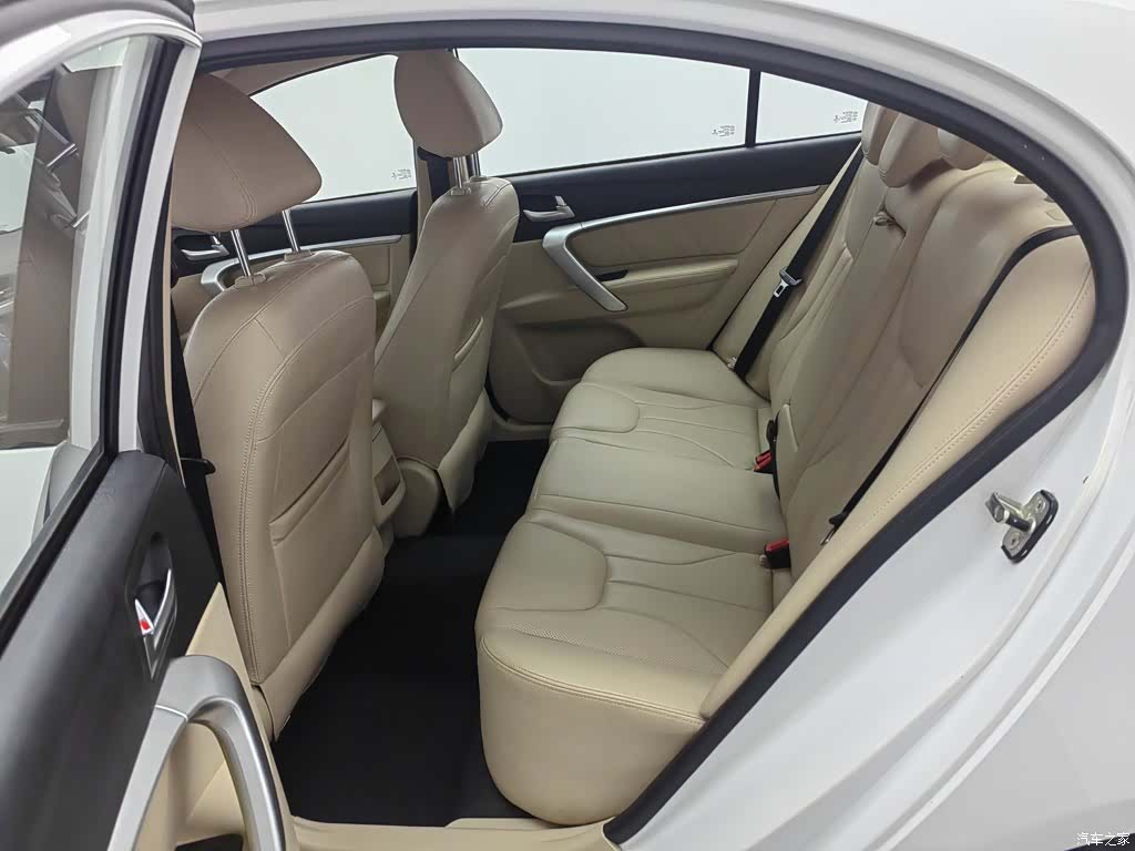 Geely Emgrand, 2017 15