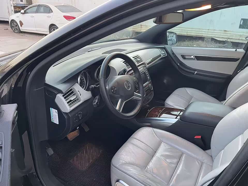 Mercedes-Benz R-class