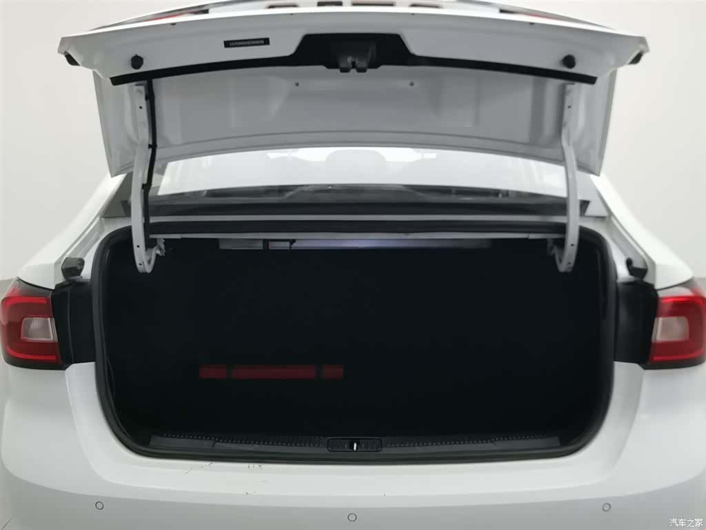 Roewe i5, 2019 16
