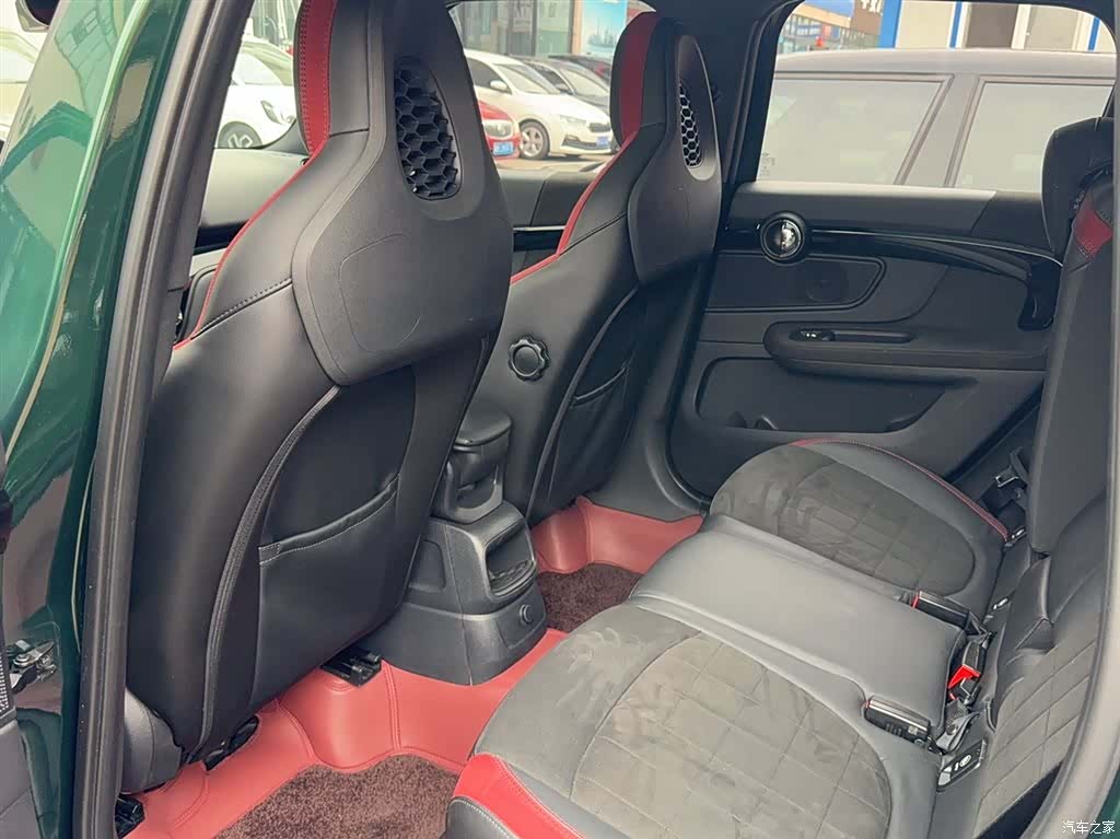 Mini Countryman, 2019 18