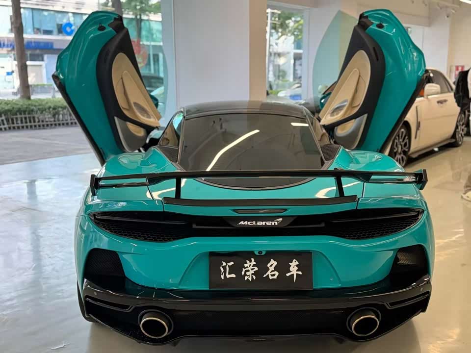 McLaren GT