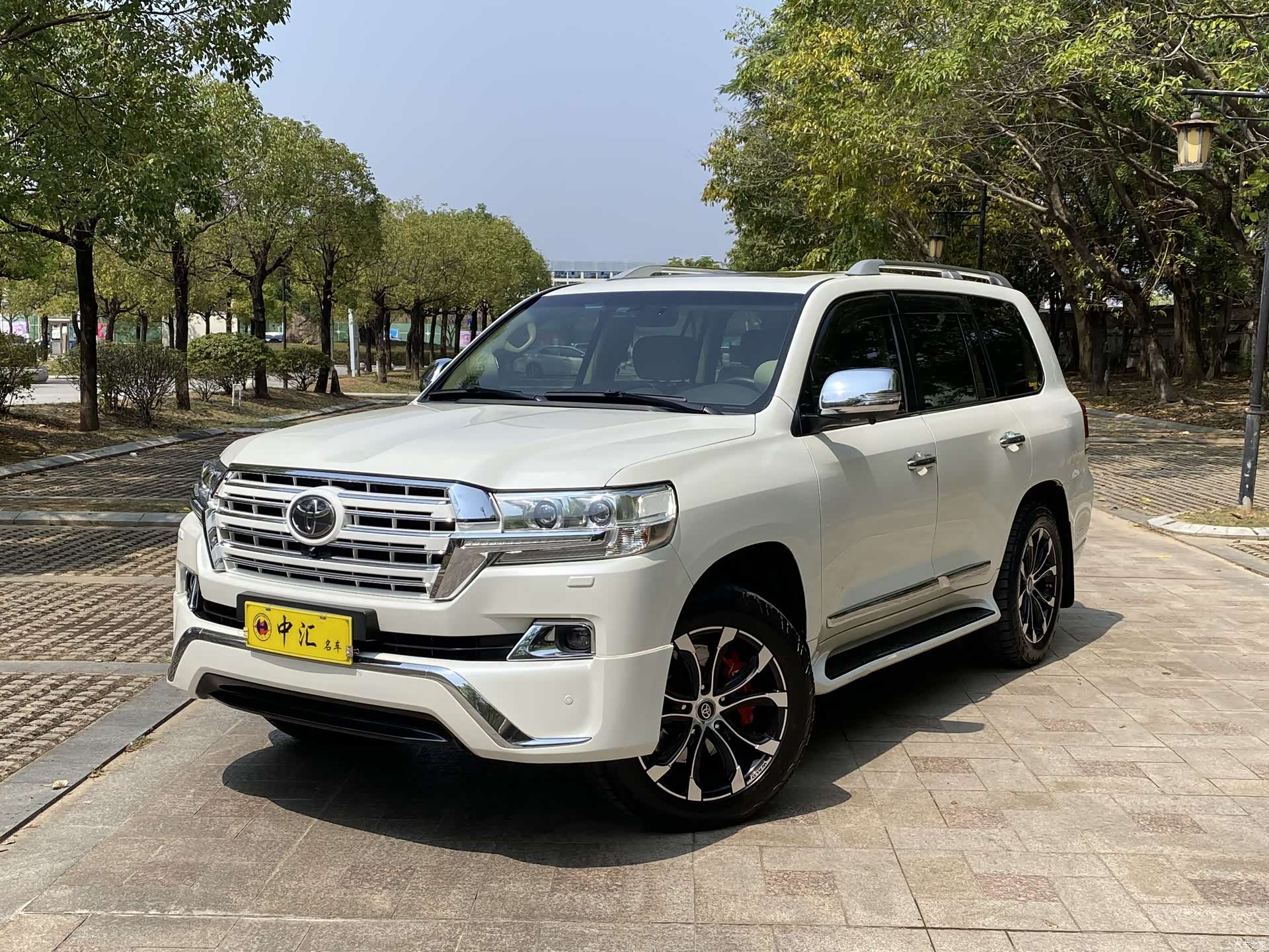 Toyota Land Cruiser, 2017 1