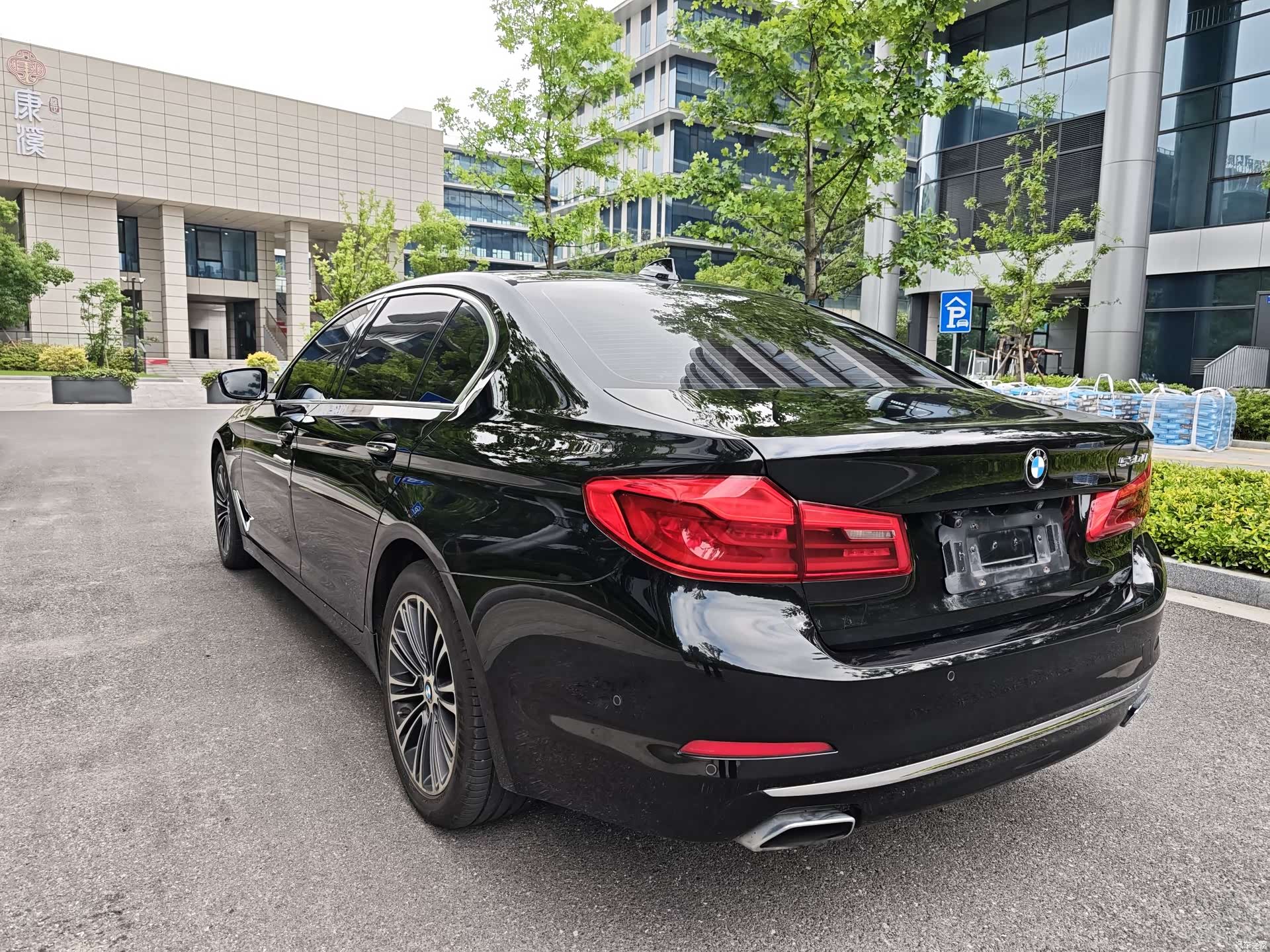BMW 5 Series, 2018 все фото