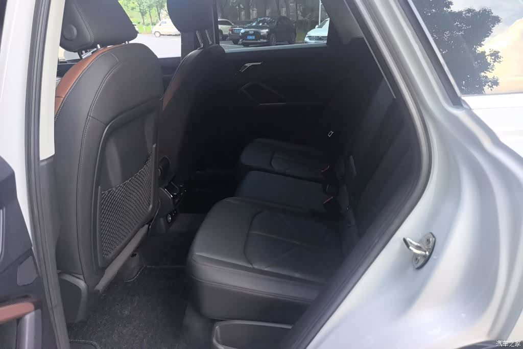 Audi Q3, 2021 11