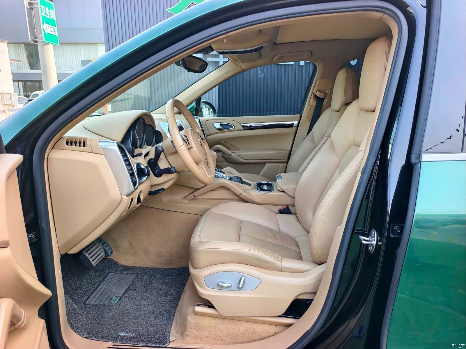 Porsche Cayenne, 2011 7