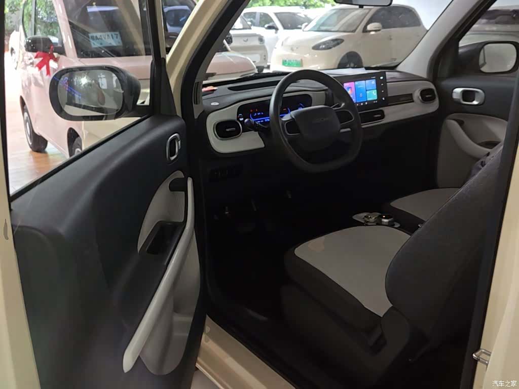 Geely Panda, 2025 16