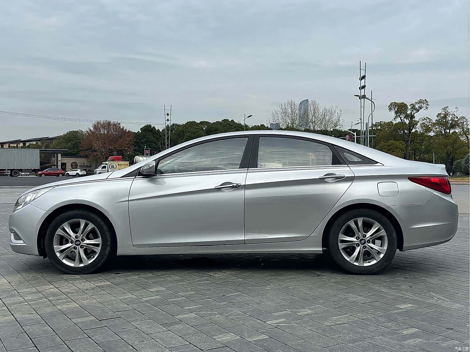Hyundai Sonata, 2012 4