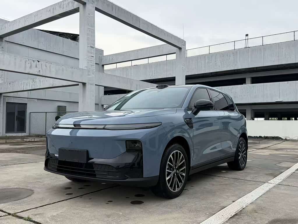 Leapmotor B10