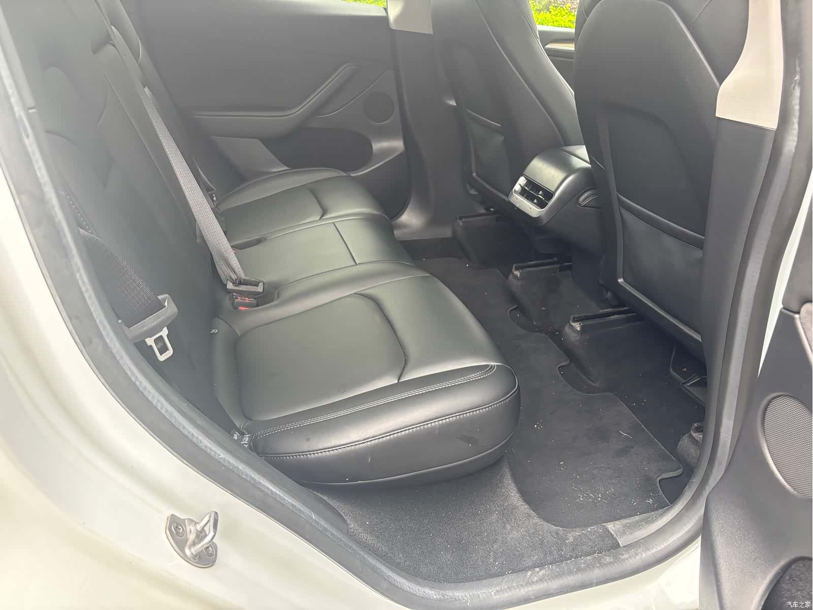 Tesla Model Y, 2022 10
