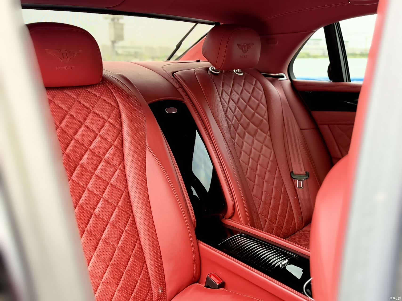 Bentley Flying Spur, 2019 10