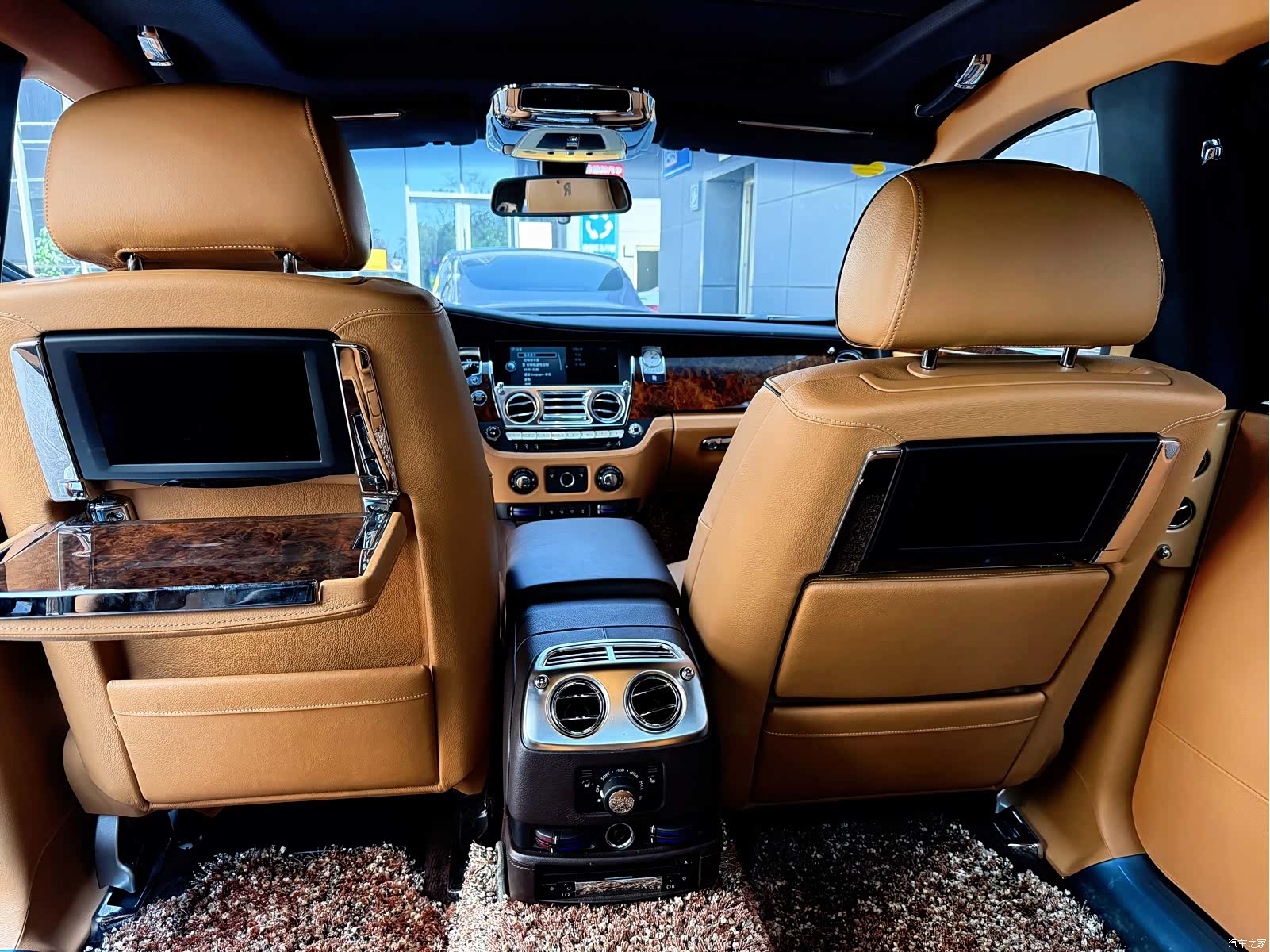 Rolls-Royce Ghost, 2014 42