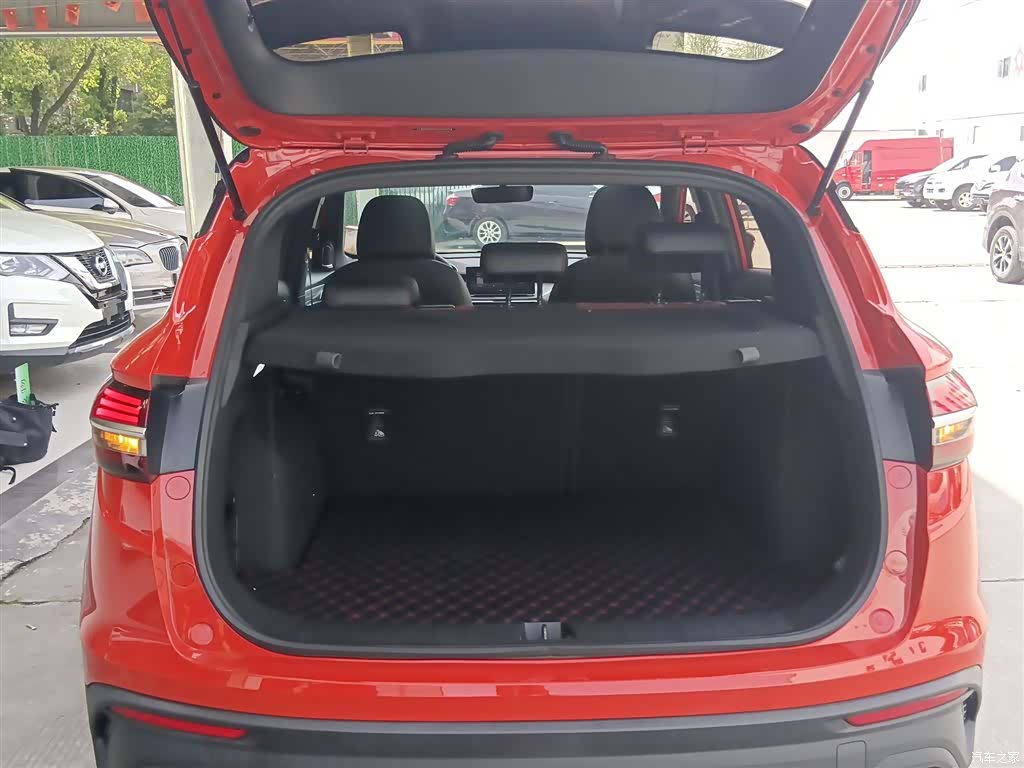 Geely Coolray, 2021 9